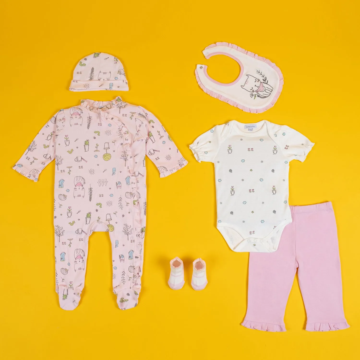 Baby Moo Floral Kitty Gift Set 6 Piece With Bodysuits, Pyjama, Cap, Bib And Socks - Pink